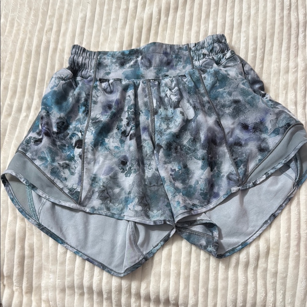 Stylish Women's Blue Patterned Shorts
